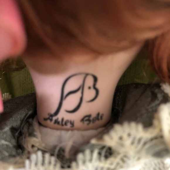 Porcelain Doll. Pretty hair, face, real eyelashes, 11” - Picture 6 of 9